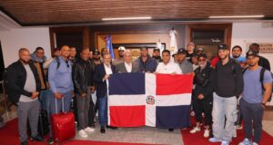 Leones del Escogido: reciben la bandera dominicana previo a salida a Serie del Caribe, Mexicali 2025