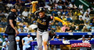 ¡IMPARABLES! Las Águilas Vuelven a Derrotar al Licey: El Bate de Amador Desata la Fiesta