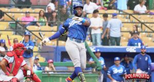 DOMINIO AZUL: La Ofensiva Colectiva del Licey Despierta y Manda a los Leones del Escogido al Cuarto Lugar