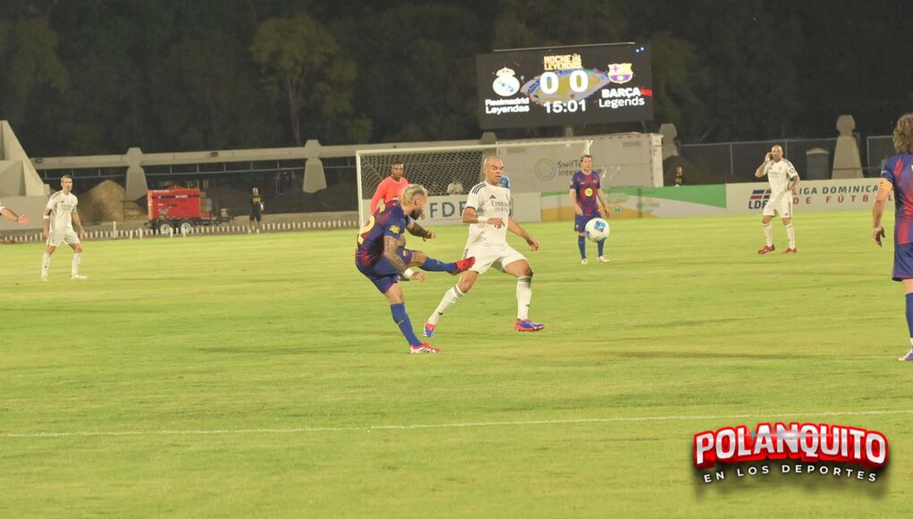Real Madrid y FC Barcelona igualan a dos en la Noche de Leyendas de Santo Domingo